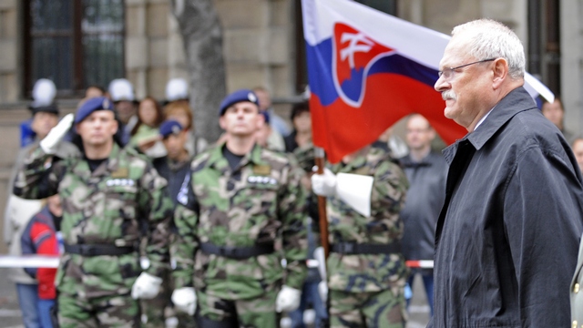 Contra Magazin: Словаки бегут от армии, чтобы не воевать за НАТО