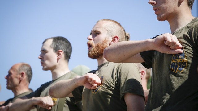 Американский блогер: В Донбассе воюют и гибнут кадровые офицеры стран Запада