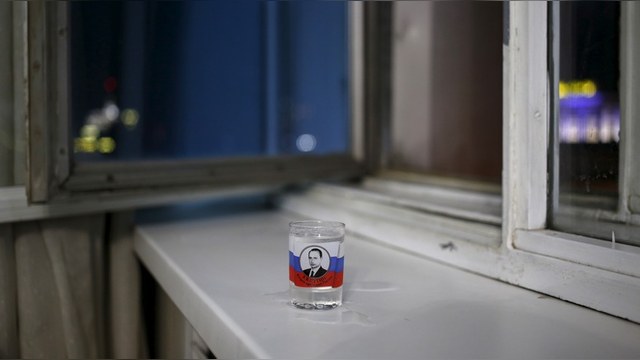 Times: Алкоголь и пессимизм сократят население России вдвое