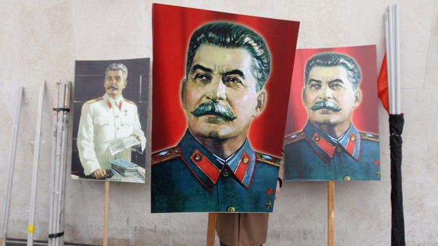 Сталин поздравляет Севастополь с 9 мая 
