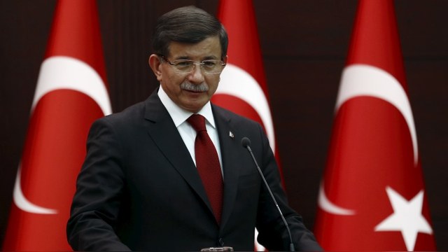 Премьер Турции: Сбитый самолет не должен отвлекать мир от борьбы с ИГ