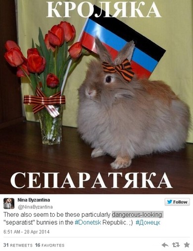 Перевод твита Nina Byzantina: Похоже, в Донецкой (#Donetsk) республике также водятся вот такие крайне опасные на вид кролики-«сепаратисты». ;) #Донецк