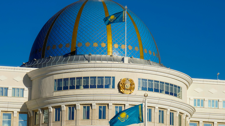 Wyborcza: Назарбаев выбрал латиницу в угоду казахскому «поколению независимости»