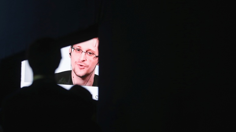 Эдвард Сноуден: в хакерских атаках на США могла участвовать не только Россия