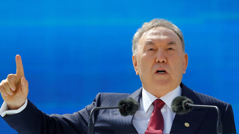 Rzeczpospolita: отказываясь от кириллицы, Назарбаев перерезает пуповину с Россией